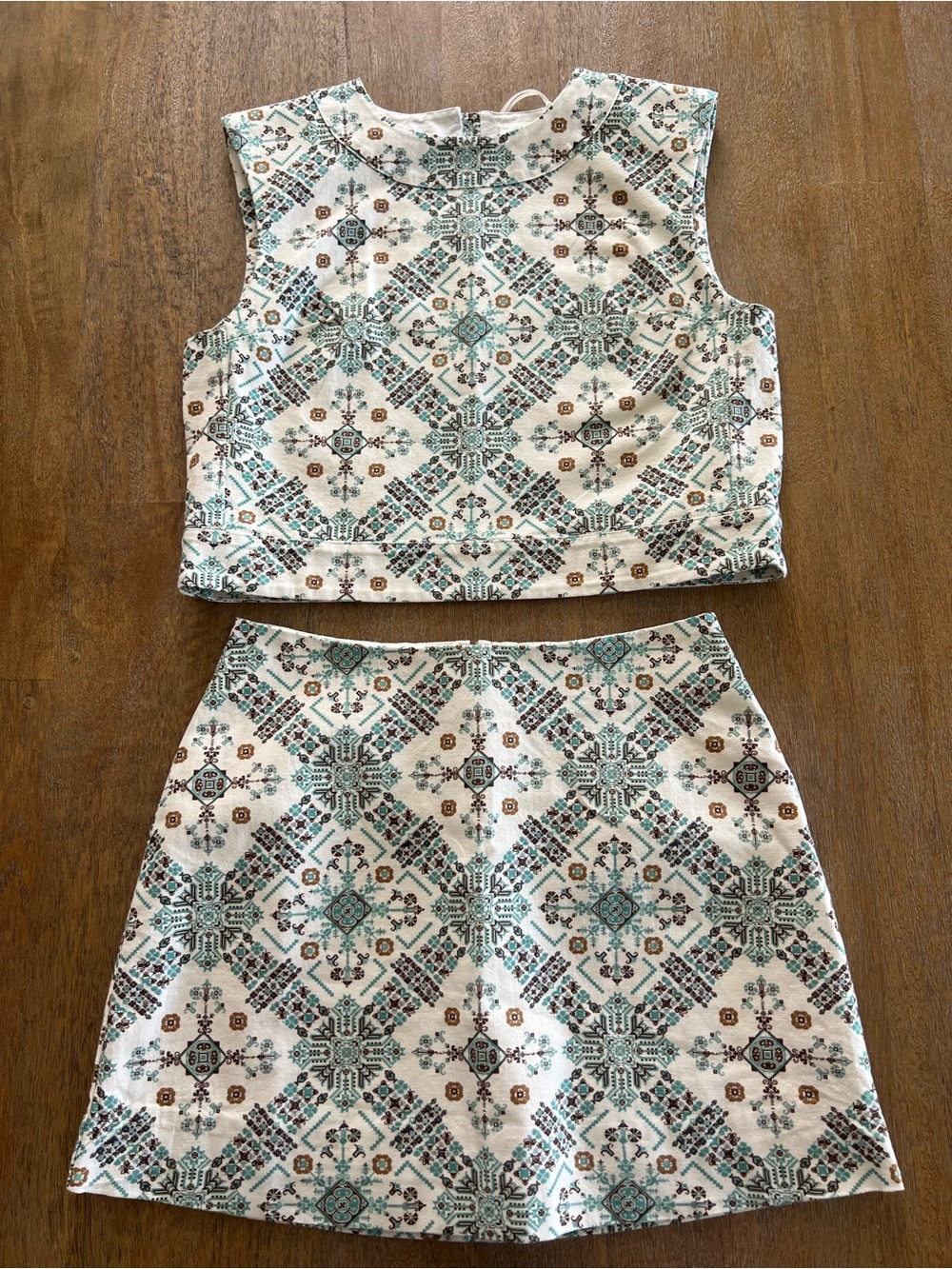 Julia Amory Slim shell top (XS) and gidget skirt (S) set